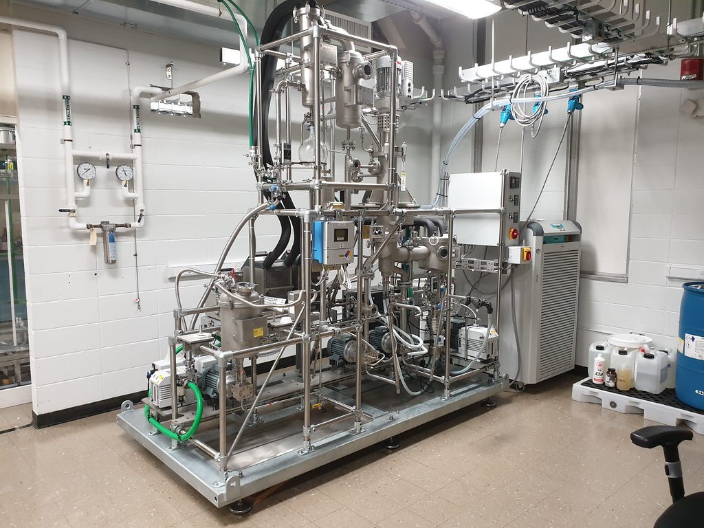 Pilot-Scale Short-Path Thin-film Vacuum Distillation System