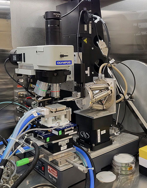 Photo of stacker in glovebox