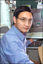 Brookhaven biologist Huilin Li