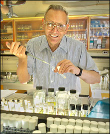 Brookhaven biophysicist William Studier