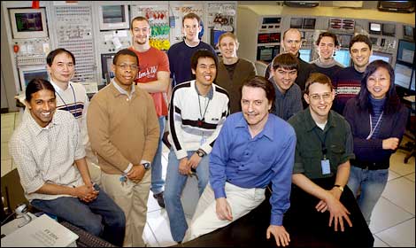 Photo of RHIC accelerator physicists and operators