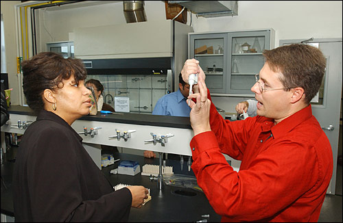 Photo of Gloria Vanderpool and  Scott Bronson