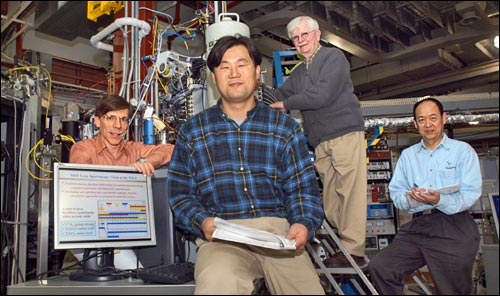 Photo of Daniel Fischer, Won-Sub Yoon, James McBreen, and Xiao-Qing Yang