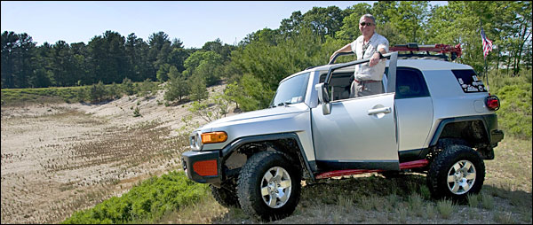 Photo of Casella and FJ Cruiser