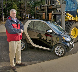 Photo of Pate and smart car