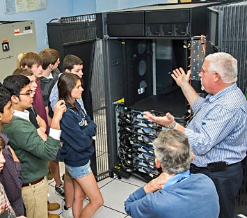 Students visit BNL