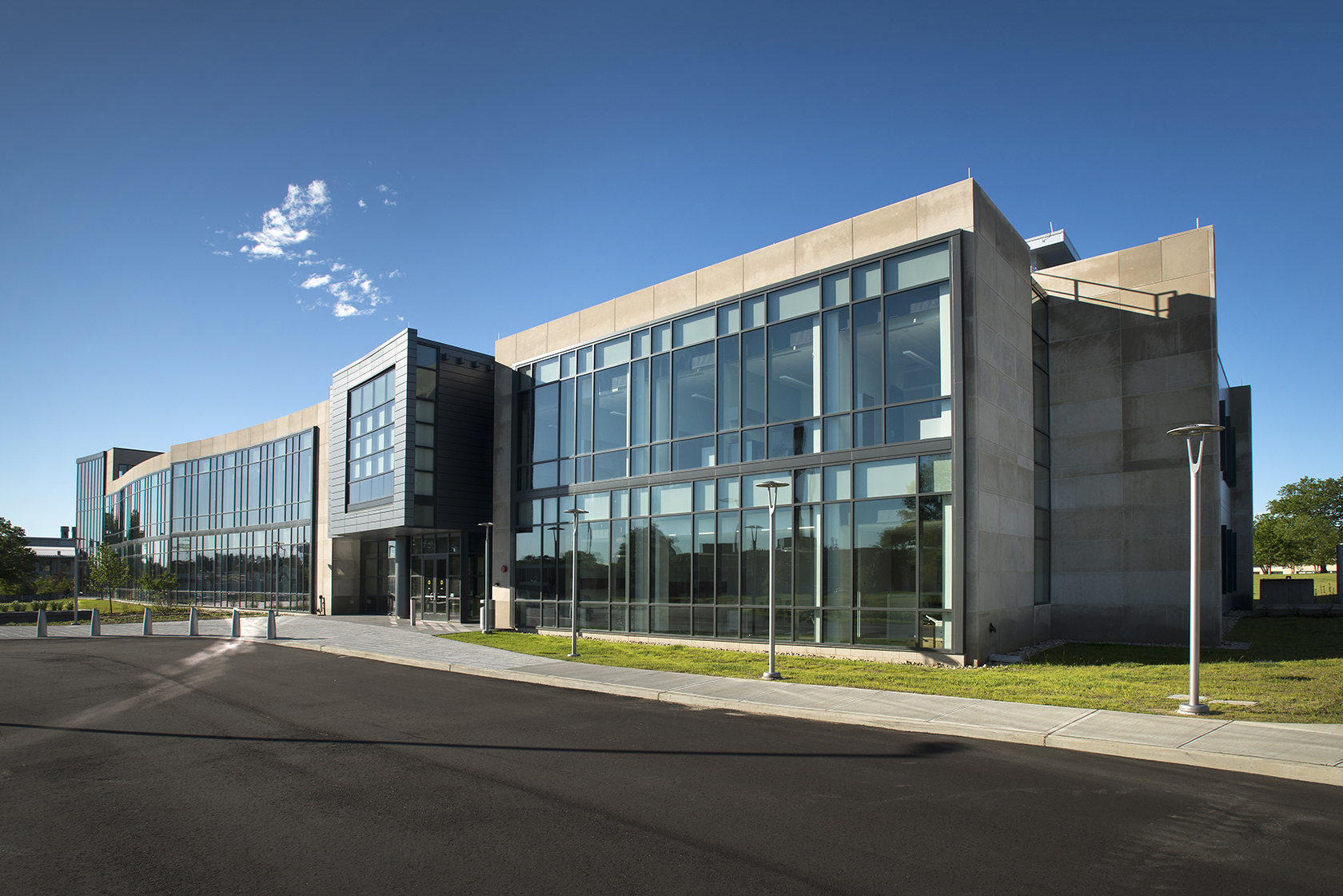 Brookhaven College Science and Allied Health Building – BakerTriangle