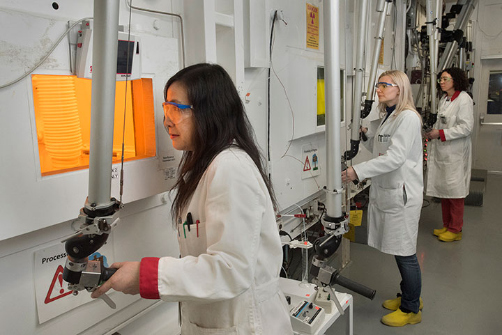 Weimin Zhou, Anna Goldberg, and Lisa Muench