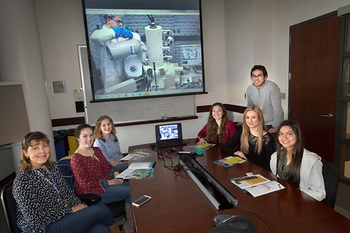 Students and CFN scientist in Videoconference