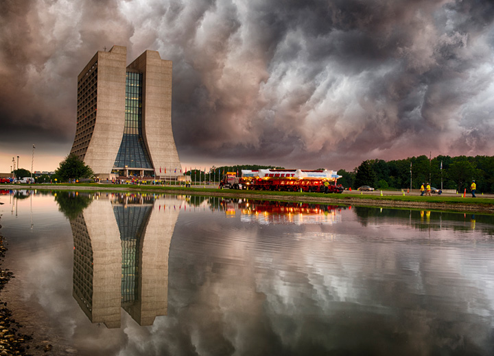 The Muon g-2 electromagnet arriving at Fermilab