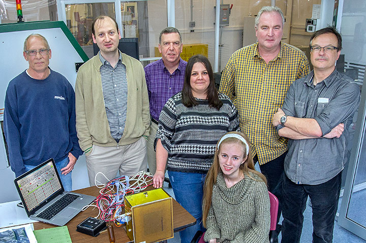 Mykaela Reilly and members of the ATLAS silicon tracker upgrade group