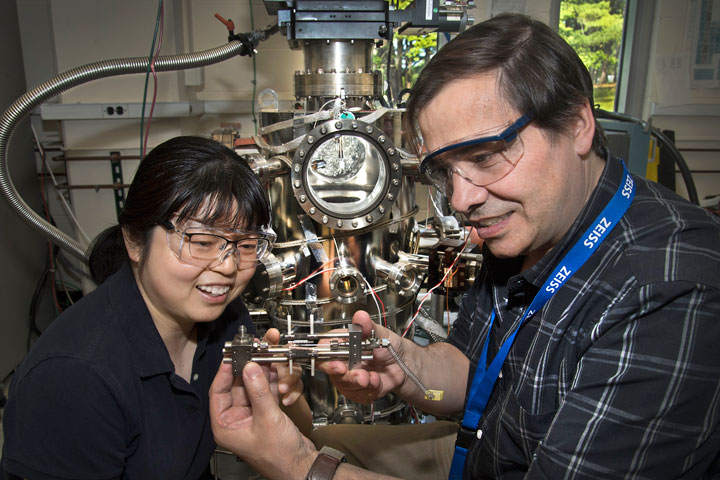 Brookhaven Lab chemists Ping Liu and José Rodriguez