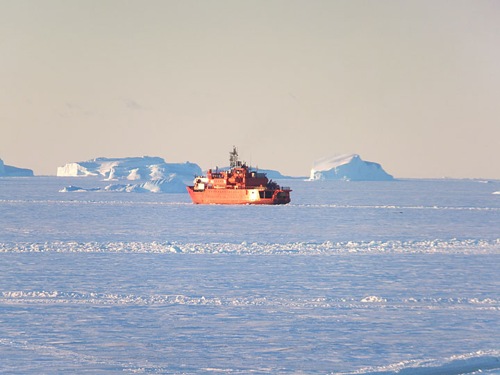 Aurora Australis icebreaker
