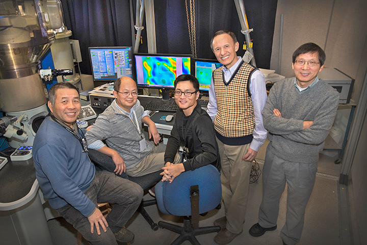 Brookhaven scientists at the TEM facility