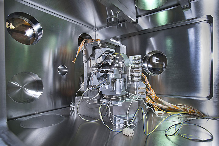 A close-up view of the Hard X-ray Nanoprobe—beamline 3-ID at the NSLS-II.