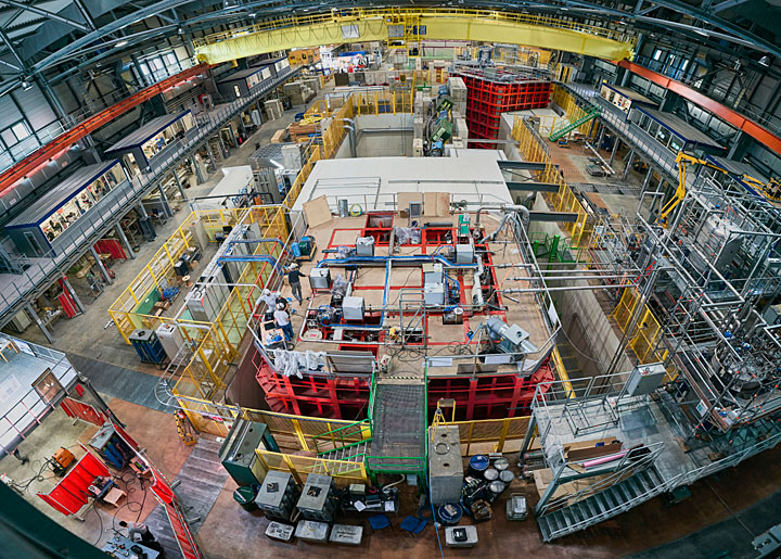 ProtoDUNE test beds at CERN