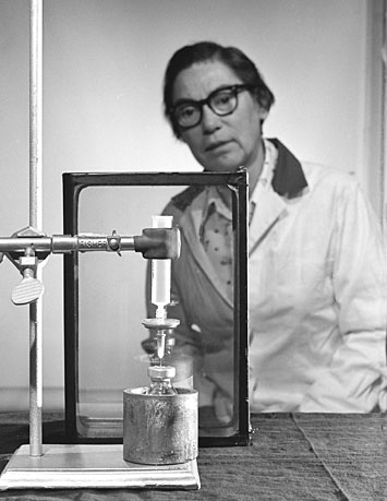 Lab chemist Margaret Greene