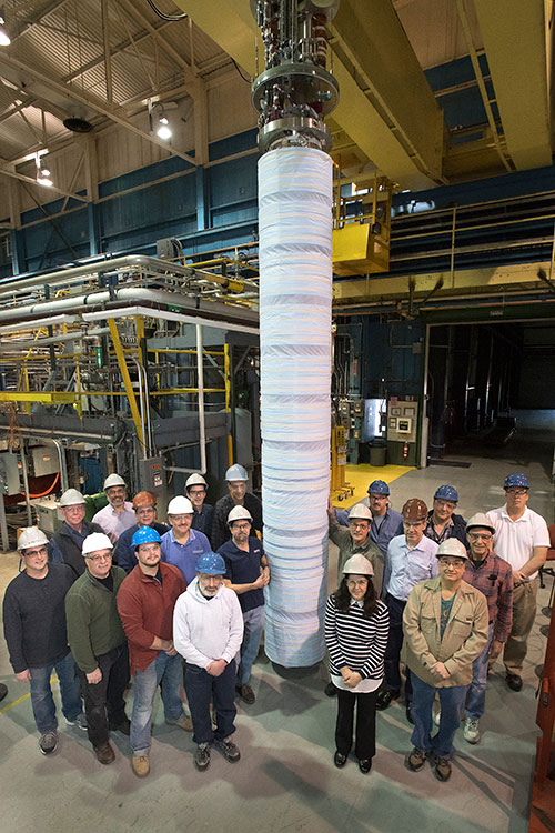 Φωτογραφία μαγνητών HL-LHC Accelerator Upgrade Project