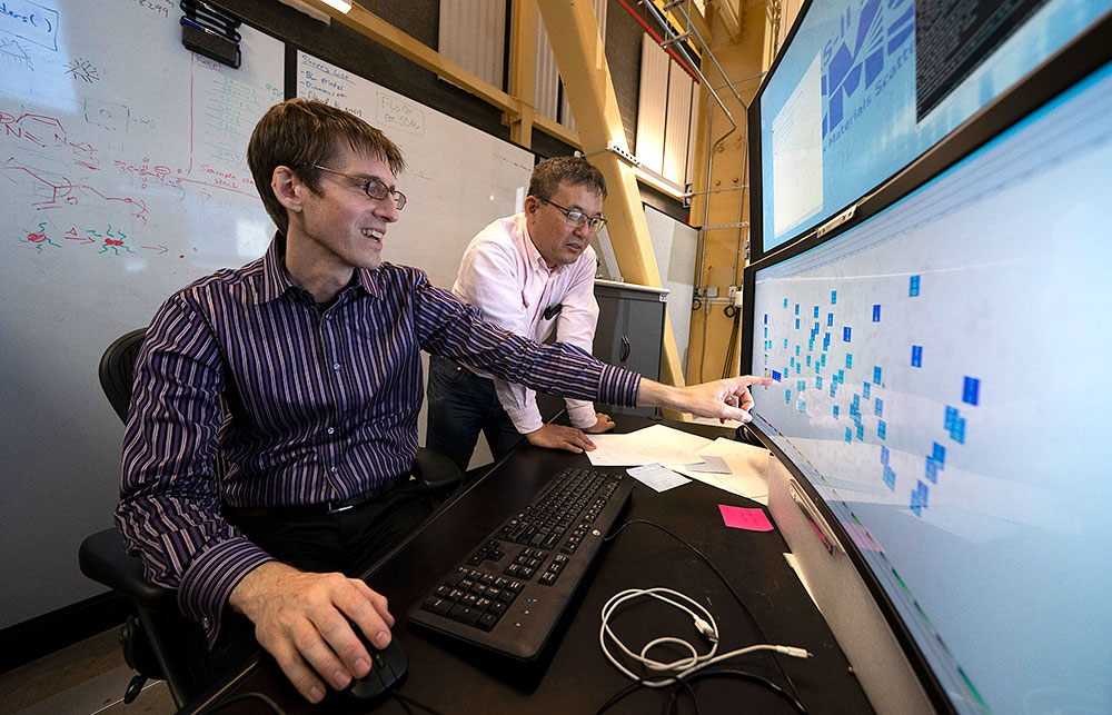 Photo of Kevin Yager (front) and Masafumi Fukuto at Brookhaven Lab's National Synchrotron Light
