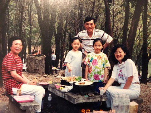 Photo of Wang and her family in Taiwan in 2001