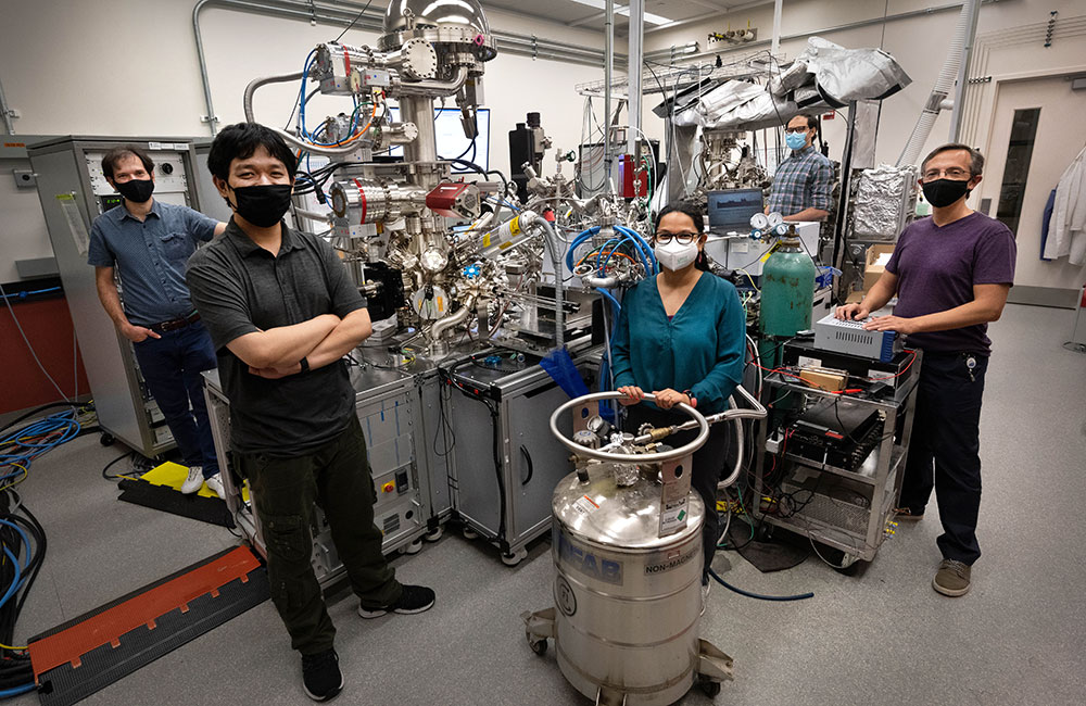 Photo of Anibal Boscoboinik, Yixin Xu, Shruti Sharma, Alejandro Boscoboinik, and Dario Stacchiola