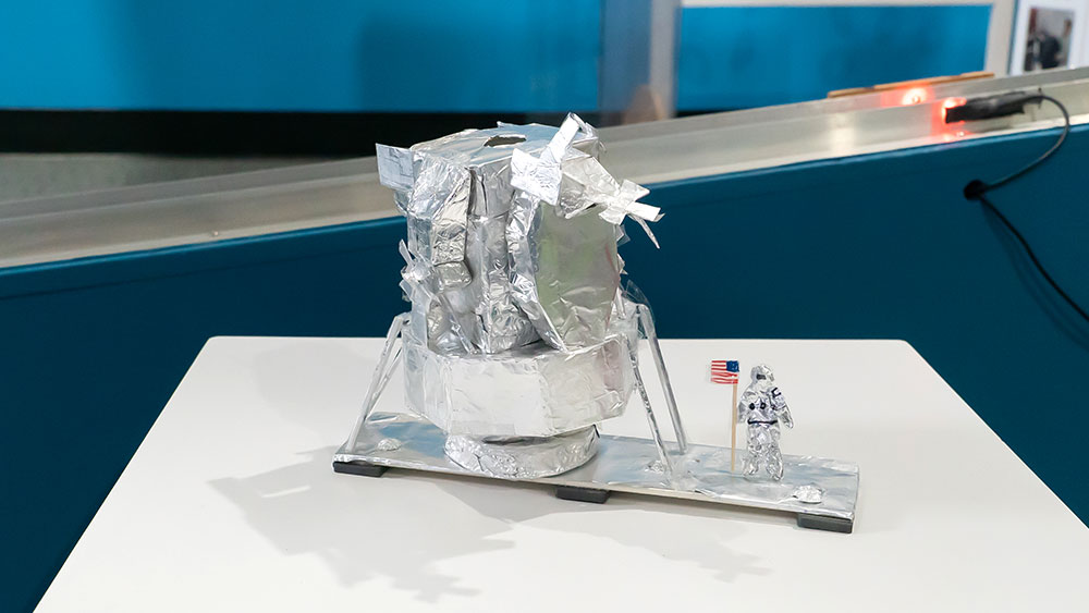 Photo of maglev vehicle modeled after lunar module