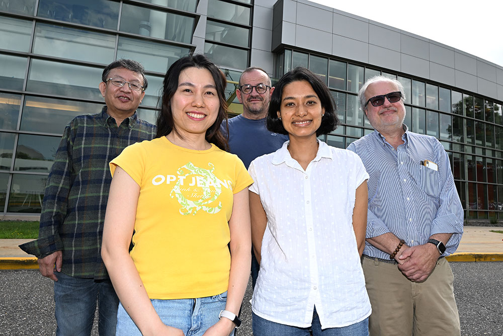 Xiao Tong, Suji Park, Mircea Cotlet, Shreetu Shrestha, and Donald DiMarzio