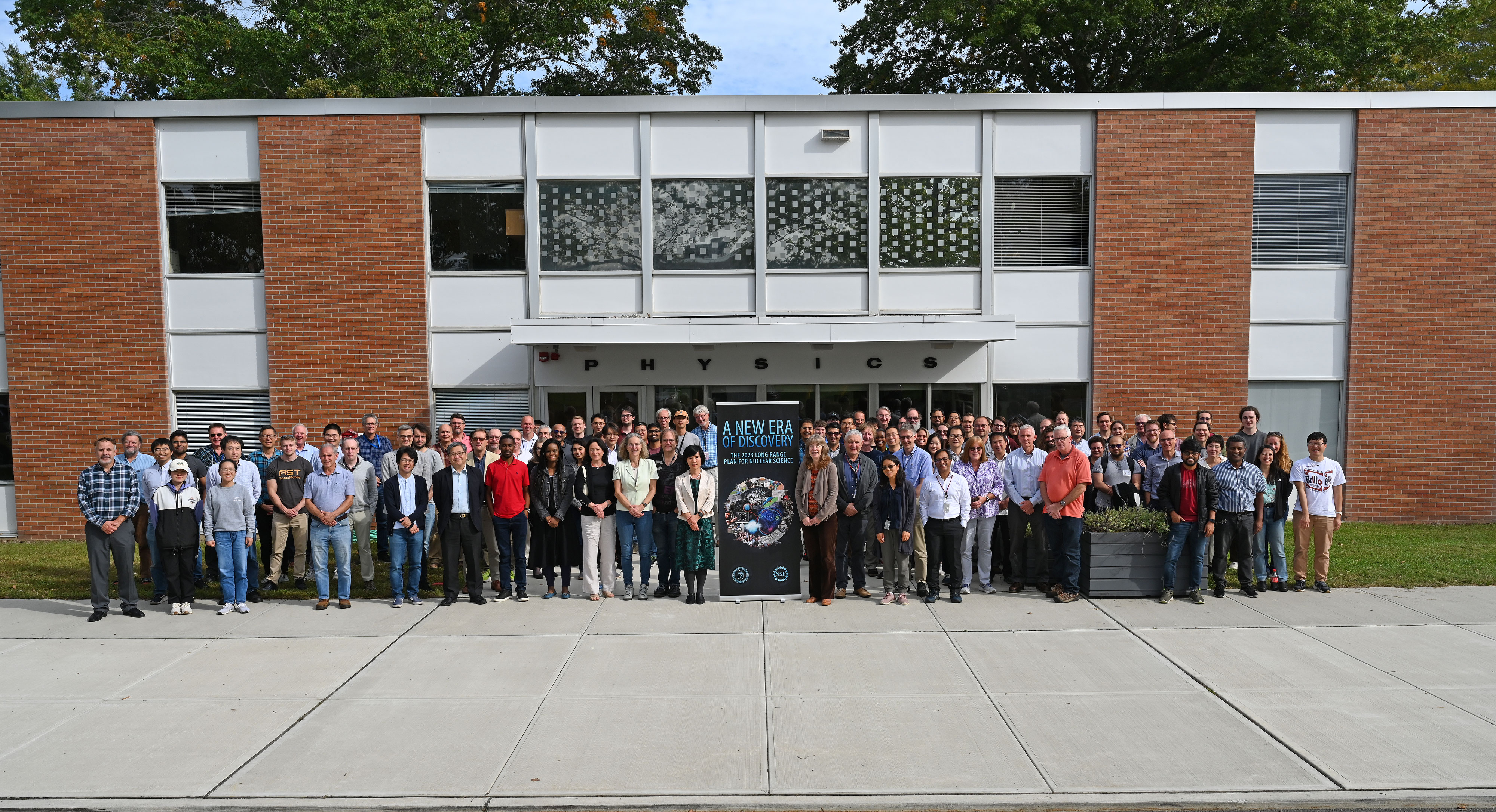 Splitting Atoms on Long Island: The Public Tours RHIC at Brookhaven  National Lab Summer Sundays 