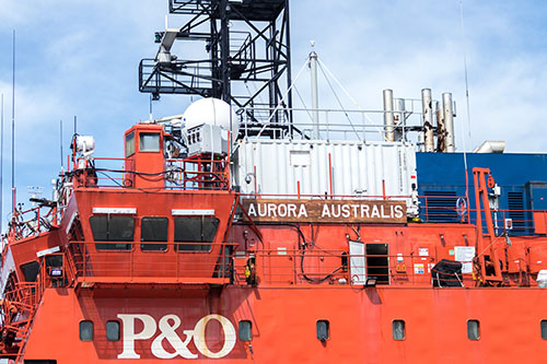 AOS unit atop a red ship