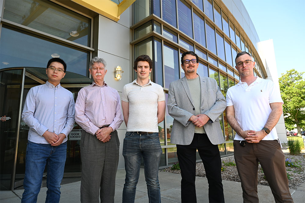 Longlong Wu, Ian Robinson, Jack Griffiths, Emil Bozin, and Mark Dean