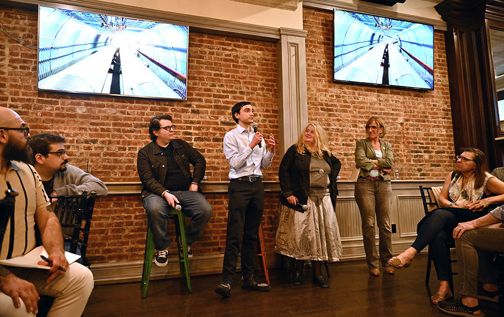 From left to right: Panelists Alex Jentsch, Daniel Marx, Elke-Caroline Aschenauer, and moderator Kar