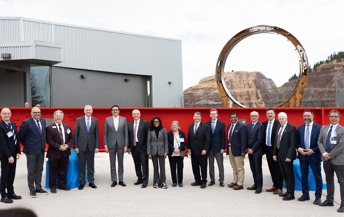Dignitaries and officials at DUNE event